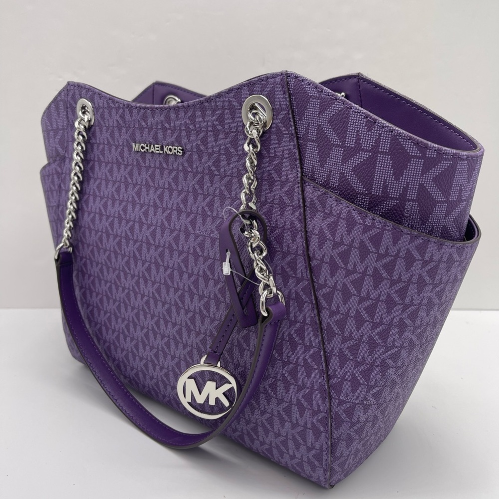 MICHAEL KORS
Jet Set Travel Lg Signature Chain Shoulder Tote Bag
Dark Purple - Picture 6 of 16